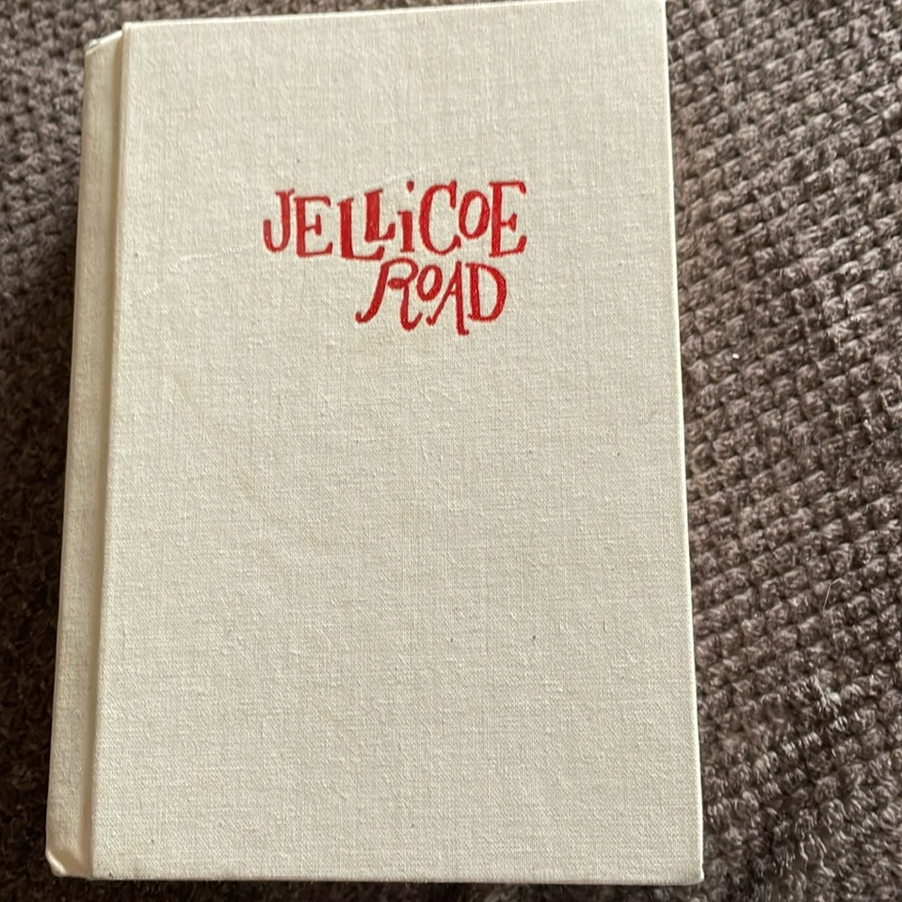 Jellicoe Road, Melina Marchetta hard cover book